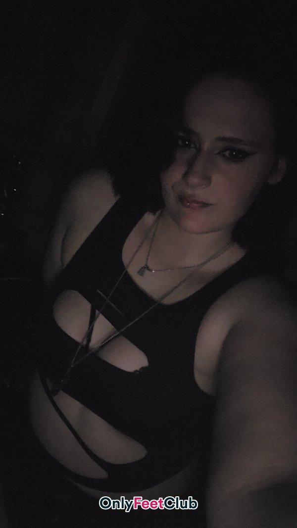 Goth_bartender_08