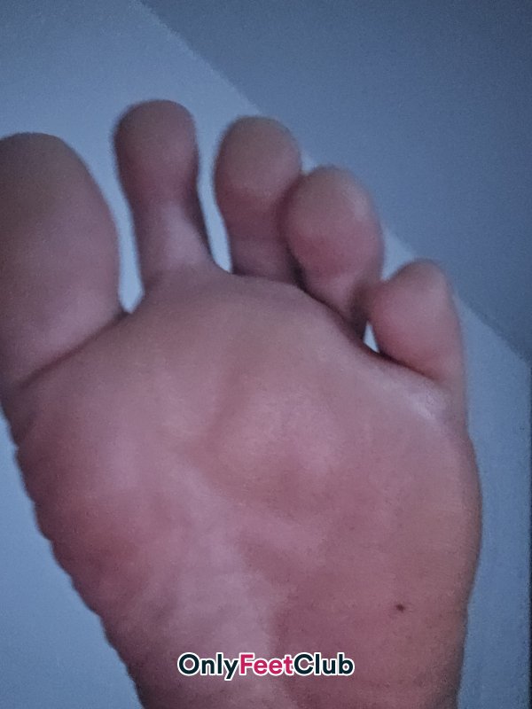 Kinky Feet